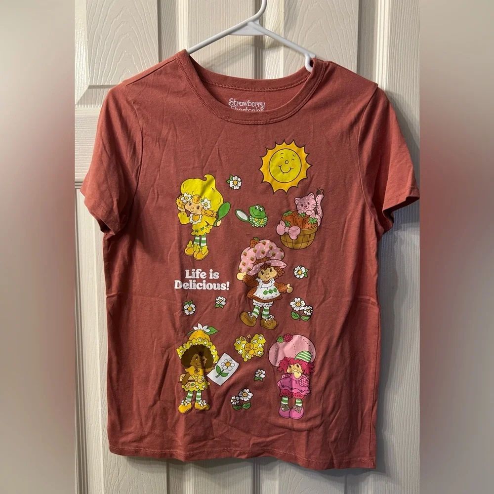 Women’s strawberry shortcake Graphic T-Shirt Size S